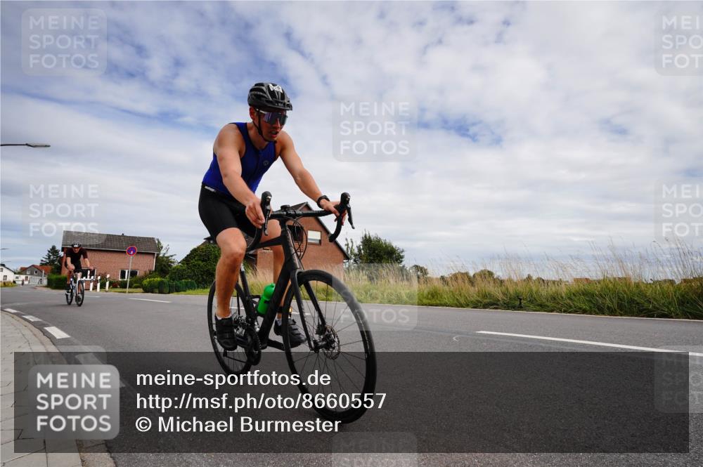 31.08.2025 - Elbe Triathlon Hamburg Michael Burmester http://msf.ph/oto/8660557 31.08.2025 15:25:18 Radfahren  meine-sportfotos.de
