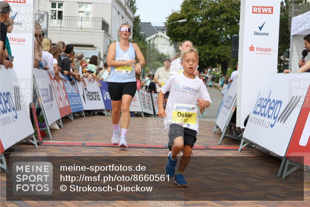 31.08.2025 - 21. Blankeneser Heldenlauf Strokosch-Dieckow http://msf.ph/oto/8660561 31.08.2025 10:25:10 Ziel 2641, 2357, 2183, 2717, 2285, 2286, 2331, 2053, 2359, 2661 meine-sportfotos.de