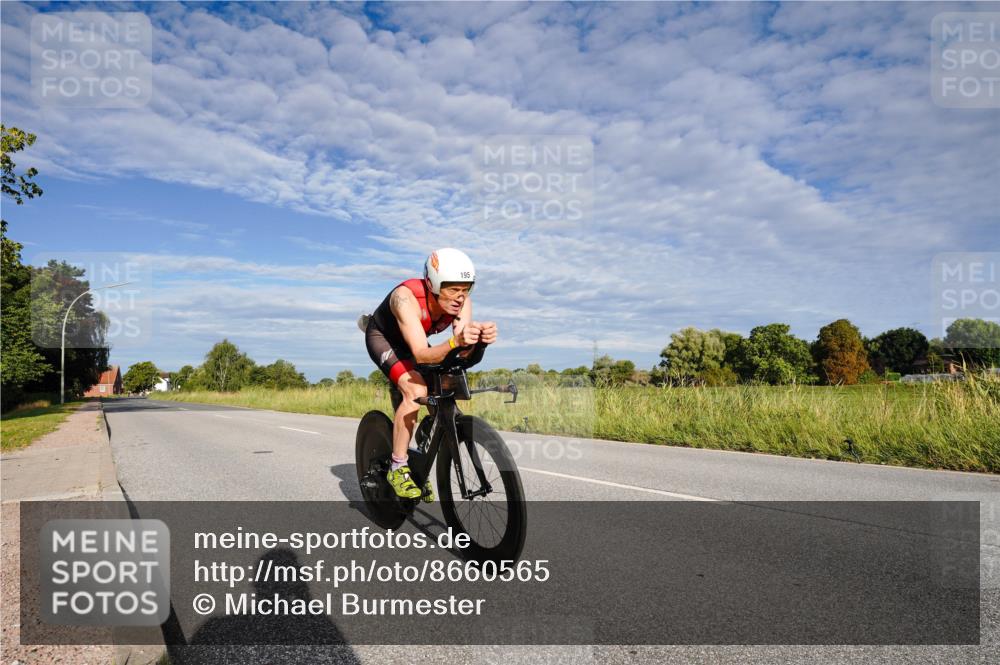 31.08.2025 - Elbe Triathlon Hamburg Michael Burmester http://msf.ph/oto/8660565 31.08.2025 08:43:39 Radfahren 195 meine-sportfotos.de