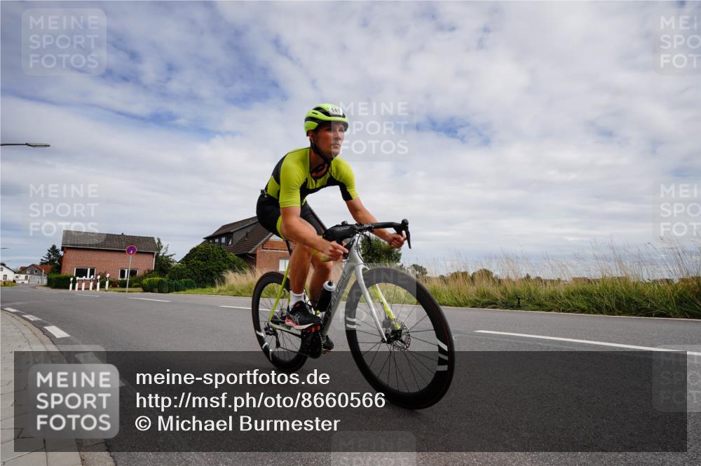 31.08.2025 - Elbe Triathlon Hamburg Michael Burmester http://msf.ph/oto/8660566 31.08.2025 15:25:44 Radfahren  meine-sportfotos.de