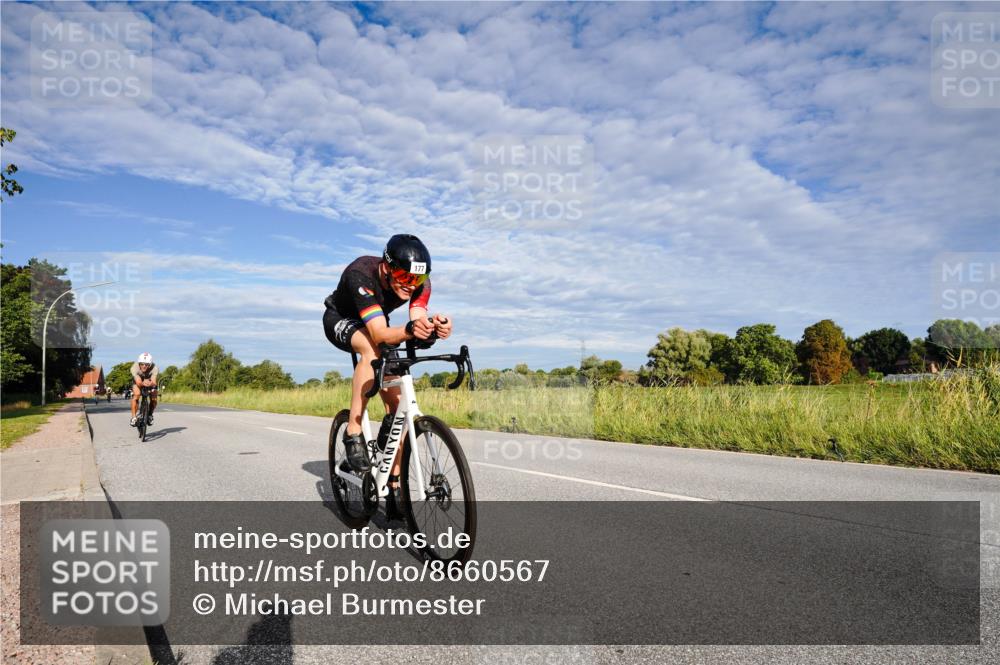 31.08.2025 - Elbe Triathlon Hamburg Michael Burmester http://msf.ph/oto/8660567 31.08.2025 08:43:53 Radfahren 177, 198, 199, 216 meine-sportfotos.de