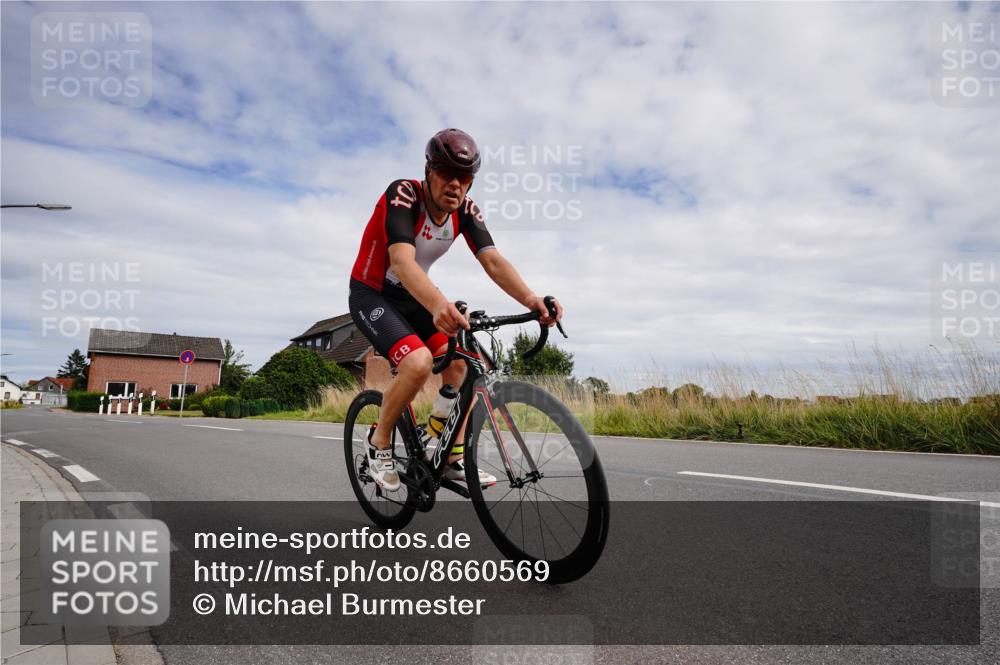 31.08.2025 - Elbe Triathlon Hamburg Michael Burmester http://msf.ph/oto/8660569 31.08.2025 15:25:50 Radfahren  meine-sportfotos.de