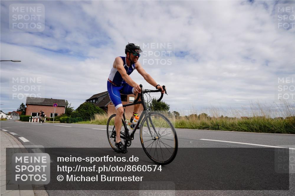 31.08.2025 - Elbe Triathlon Hamburg Michael Burmester http://msf.ph/oto/8660574 31.08.2025 15:26:33 Radfahren  meine-sportfotos.de
