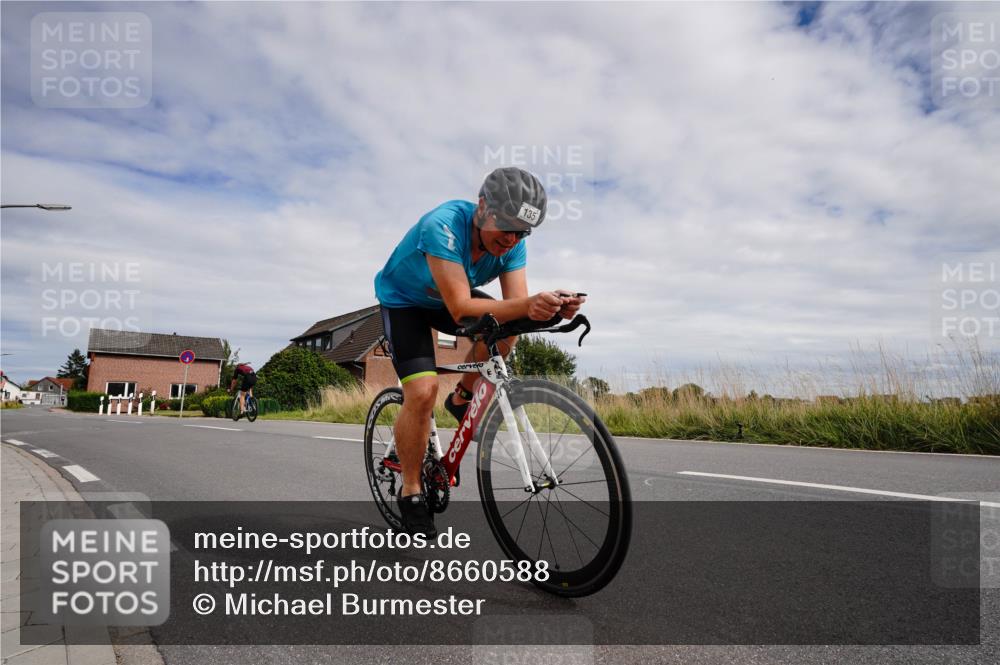 31.08.2025 - Elbe Triathlon Hamburg Michael Burmester http://msf.ph/oto/8660588 31.08.2025 15:27:15 Radfahren  meine-sportfotos.de