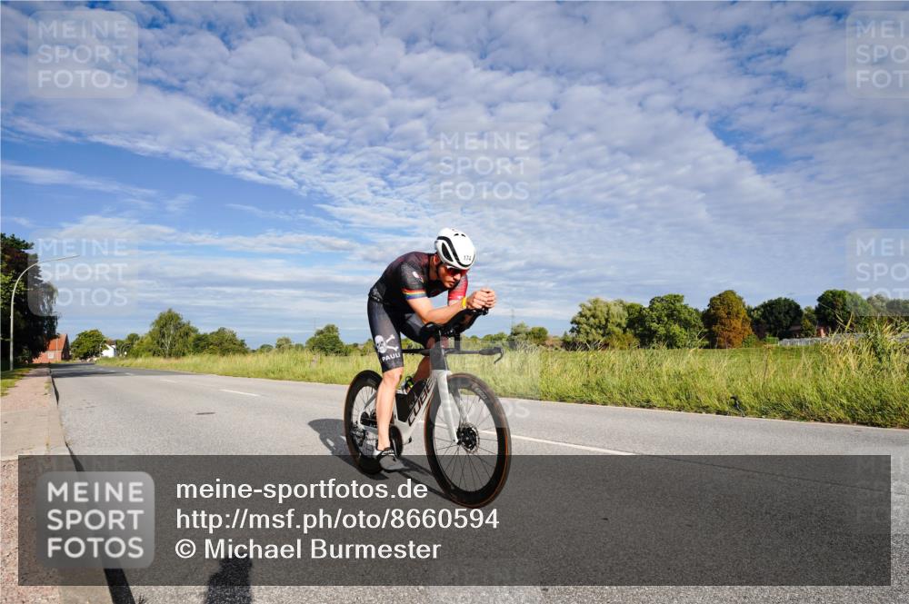 31.08.2025 - Elbe Triathlon Hamburg Michael Burmester http://msf.ph/oto/8660594 31.08.2025 08:45:50 Radfahren 174 meine-sportfotos.de