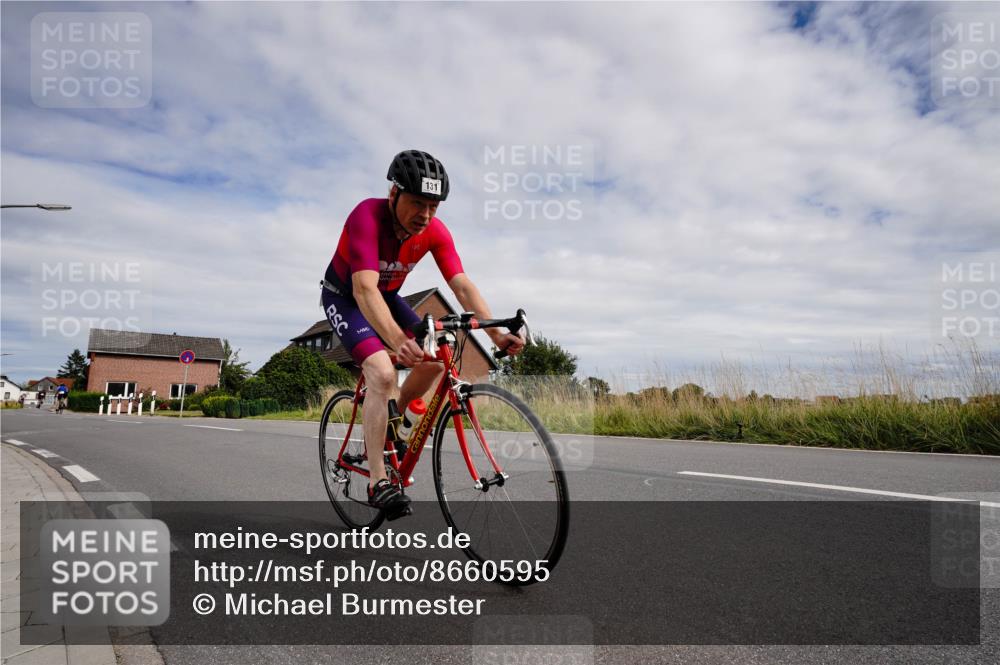 31.08.2025 - Elbe Triathlon Hamburg Michael Burmester http://msf.ph/oto/8660595 31.08.2025 15:27:20 Radfahren  meine-sportfotos.de
