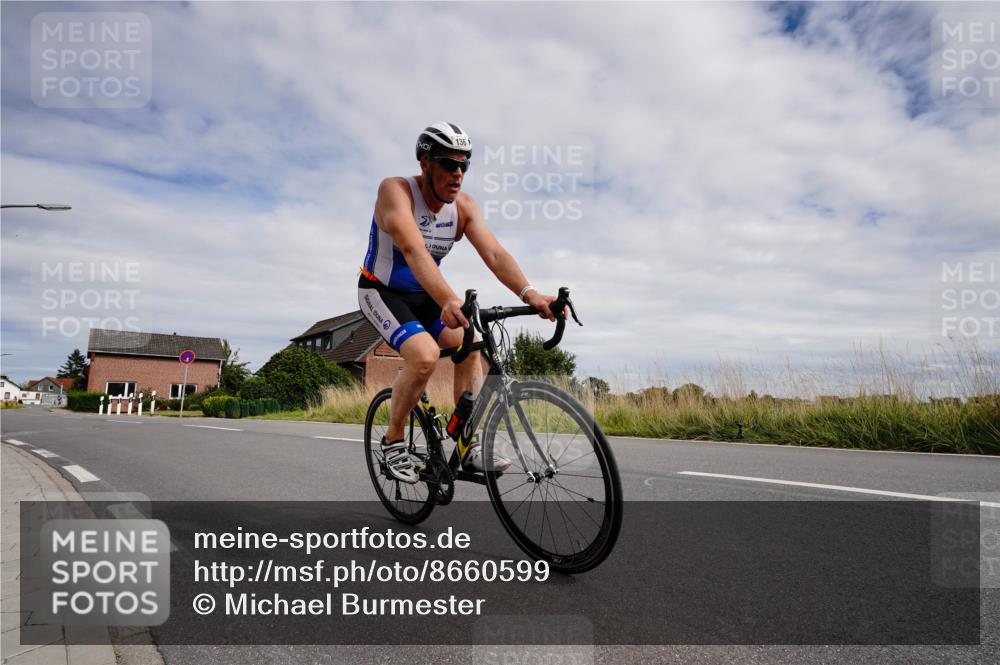 31.08.2025 - Elbe Triathlon Hamburg Michael Burmester http://msf.ph/oto/8660599 31.08.2025 15:27:29 Radfahren  meine-sportfotos.de