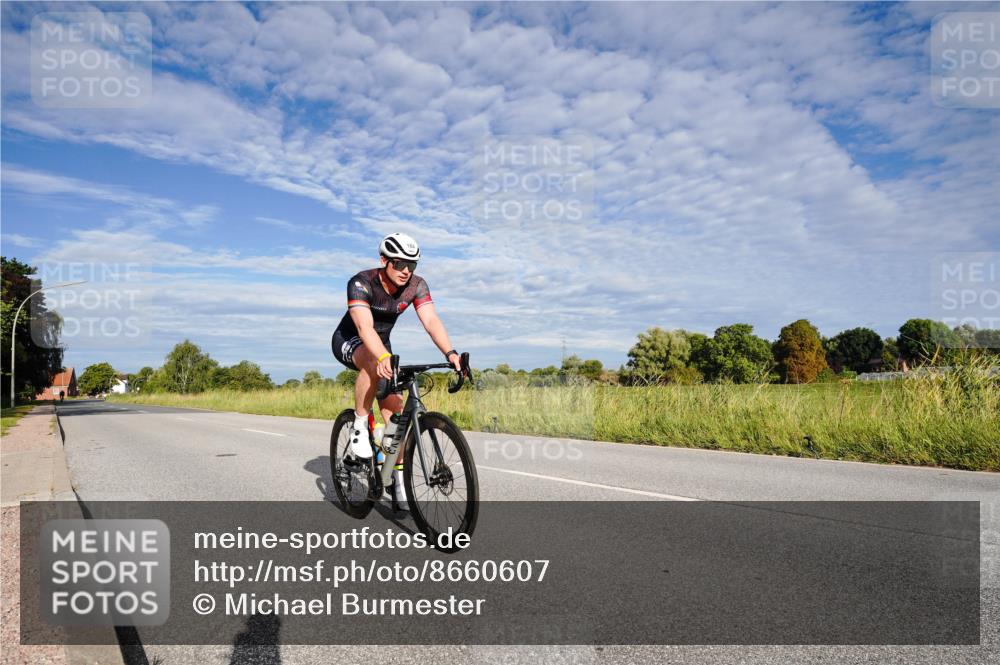 31.08.2025 - Elbe Triathlon Hamburg Michael Burmester http://msf.ph/oto/8660607 31.08.2025 08:47:18 Radfahren 184 meine-sportfotos.de