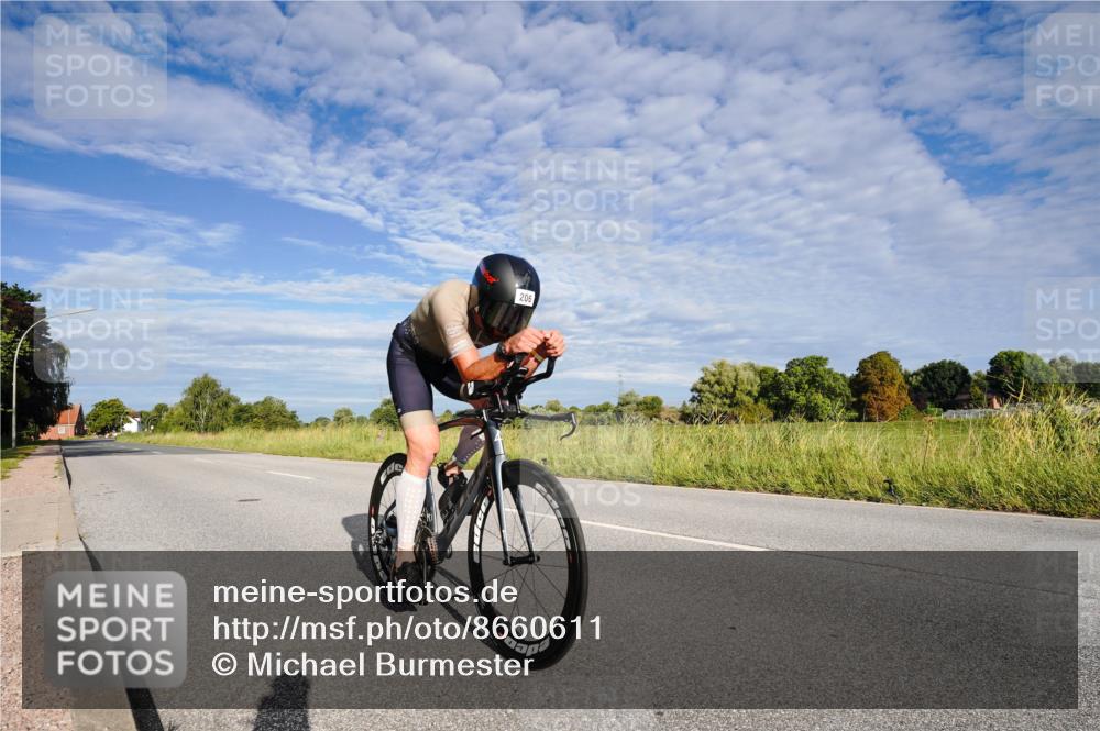 31.08.2025 - Elbe Triathlon Hamburg Michael Burmester http://msf.ph/oto/8660611 31.08.2025 08:47:34 Radfahren 206 meine-sportfotos.de