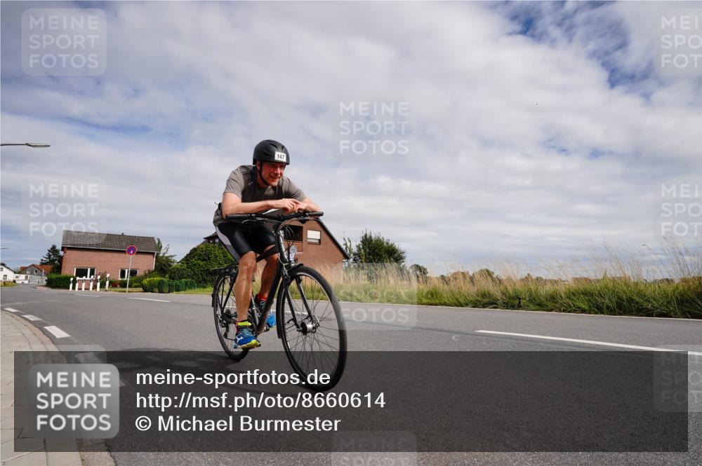 31.08.2025 - Elbe Triathlon Hamburg Michael Burmester http://msf.ph/oto/8660614 31.08.2025 15:28:12 Radfahren  meine-sportfotos.de
