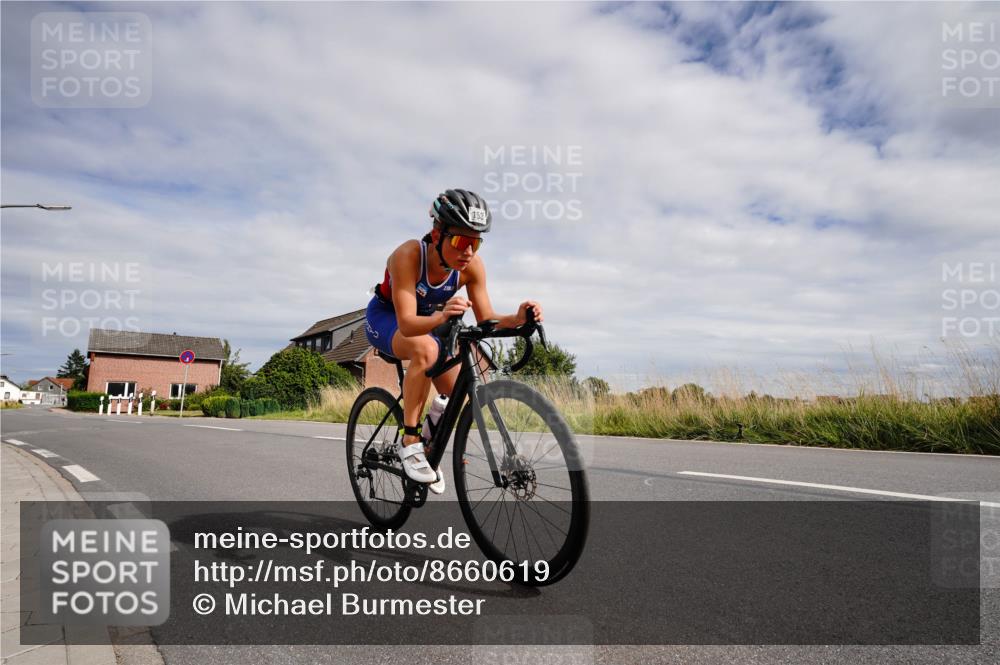 31.08.2025 - Elbe Triathlon Hamburg Michael Burmester http://msf.ph/oto/8660619 31.08.2025 15:29:03 Radfahren  meine-sportfotos.de