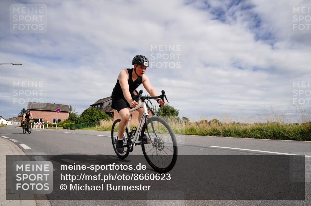 31.08.2025 - Elbe Triathlon Hamburg Michael Burmester http://msf.ph/oto/8660623 31.08.2025 15:29:07 Radfahren  meine-sportfotos.de