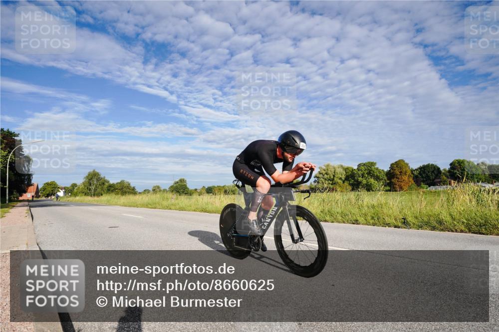 31.08.2025 - Elbe Triathlon Hamburg Michael Burmester http://msf.ph/oto/8660625 31.08.2025 08:48:18 Radfahren 224 meine-sportfotos.de