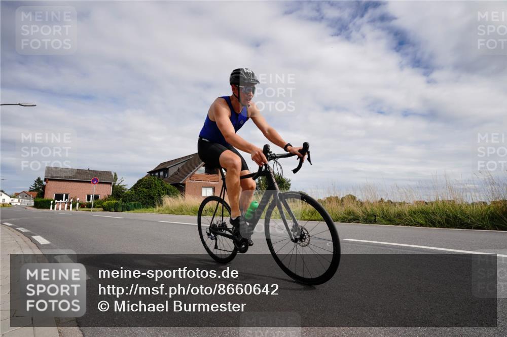 31.08.2025 - Elbe Triathlon Hamburg Michael Burmester http://msf.ph/oto/8660642 31.08.2025 15:29:47 Radfahren  meine-sportfotos.de