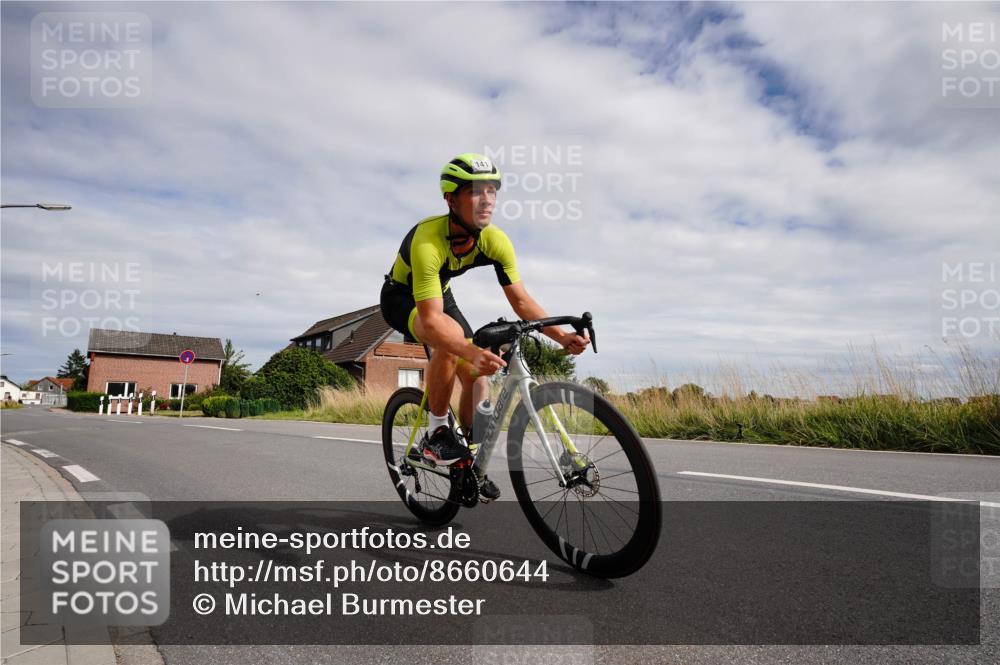 31.08.2025 - Elbe Triathlon Hamburg Michael Burmester http://msf.ph/oto/8660644 31.08.2025 15:30:07 Radfahren  meine-sportfotos.de