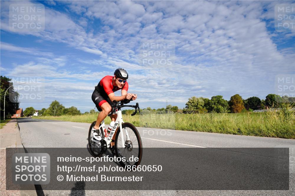 31.08.2025 - Elbe Triathlon Hamburg Michael Burmester http://msf.ph/oto/8660650 31.08.2025 08:49:39 Radfahren 312, 333 meine-sportfotos.de