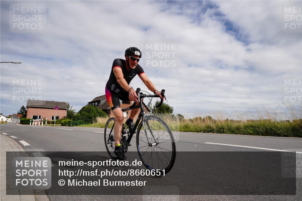 31.08.2025 - Elbe Triathlon Hamburg Michael Burmester http://msf.ph/oto/8660651 31.08.2025 15:30:23 Radfahren  meine-sportfotos.de