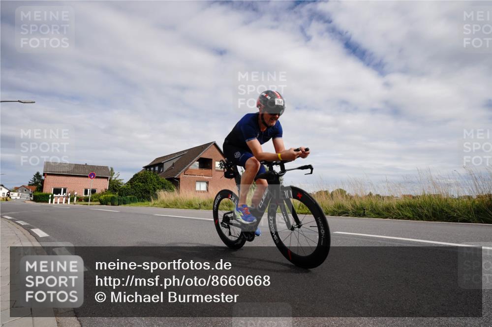 31.08.2025 - Elbe Triathlon Hamburg Michael Burmester http://msf.ph/oto/8660668 31.08.2025 15:31:14 Radfahren  meine-sportfotos.de