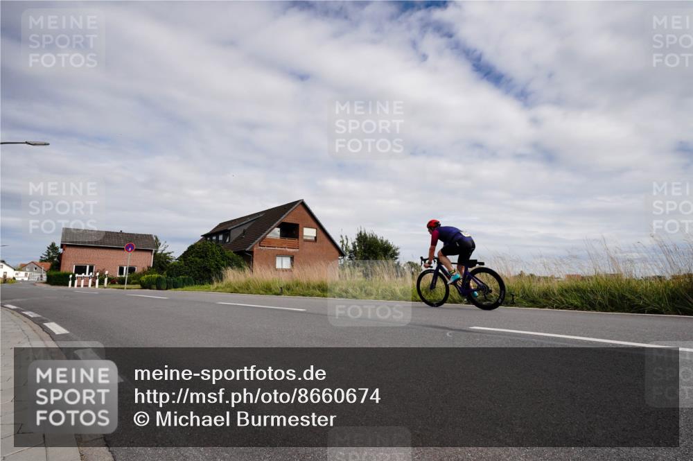 31.08.2025 - Elbe Triathlon Hamburg Michael Burmester http://msf.ph/oto/8660674 31.08.2025 15:31:34 Radfahren  meine-sportfotos.de