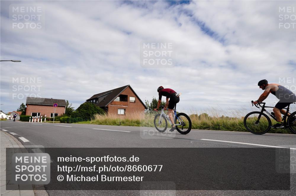 31.08.2025 - Elbe Triathlon Hamburg Michael Burmester http://msf.ph/oto/8660677 31.08.2025 15:31:39 Radfahren  meine-sportfotos.de