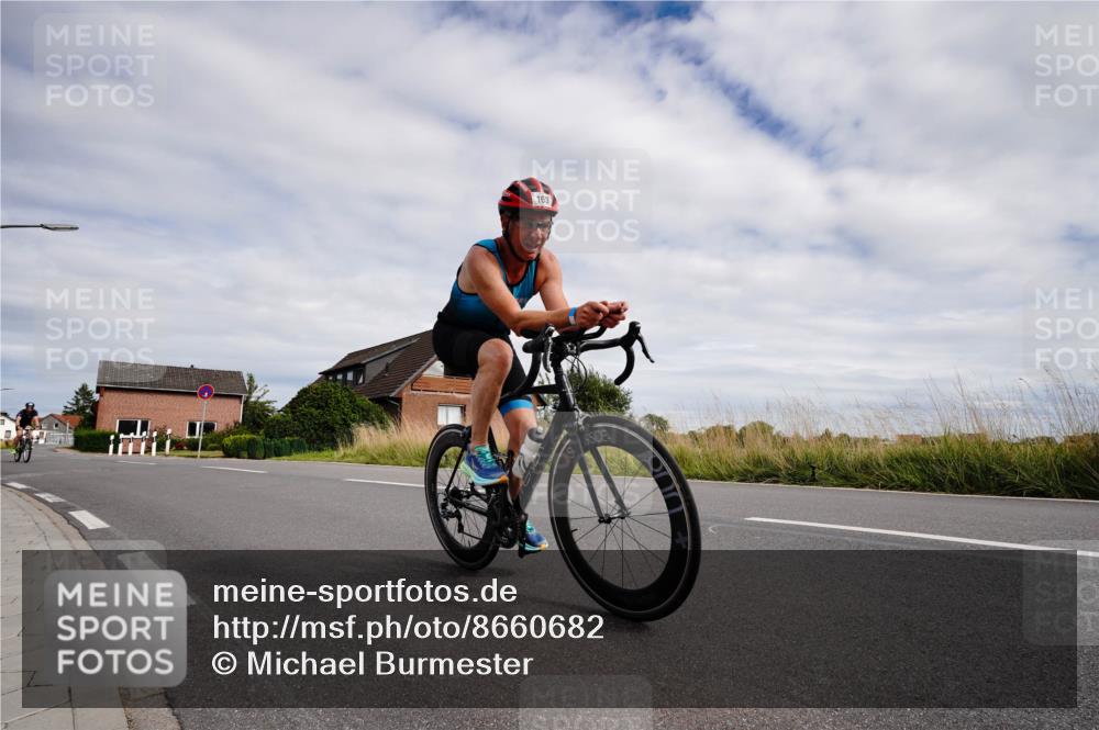 31.08.2025 - Elbe Triathlon Hamburg Michael Burmester http://msf.ph/oto/8660682 31.08.2025 15:31:49 Radfahren  meine-sportfotos.de
