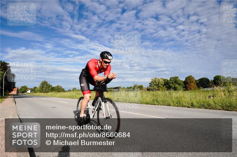 31.08.2025 - Elbe Triathlon Hamburg Michael Burmester http://msf.ph/oto/8660684 31.08.2025 08:51:50 Radfahren 332, 364 meine-sportfotos.de