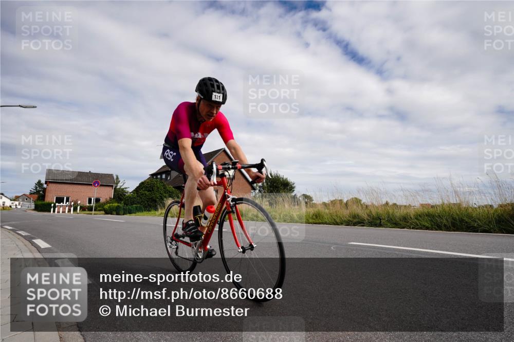 31.08.2025 - Elbe Triathlon Hamburg Michael Burmester http://msf.ph/oto/8660688 31.08.2025 15:31:54 Radfahren  meine-sportfotos.de