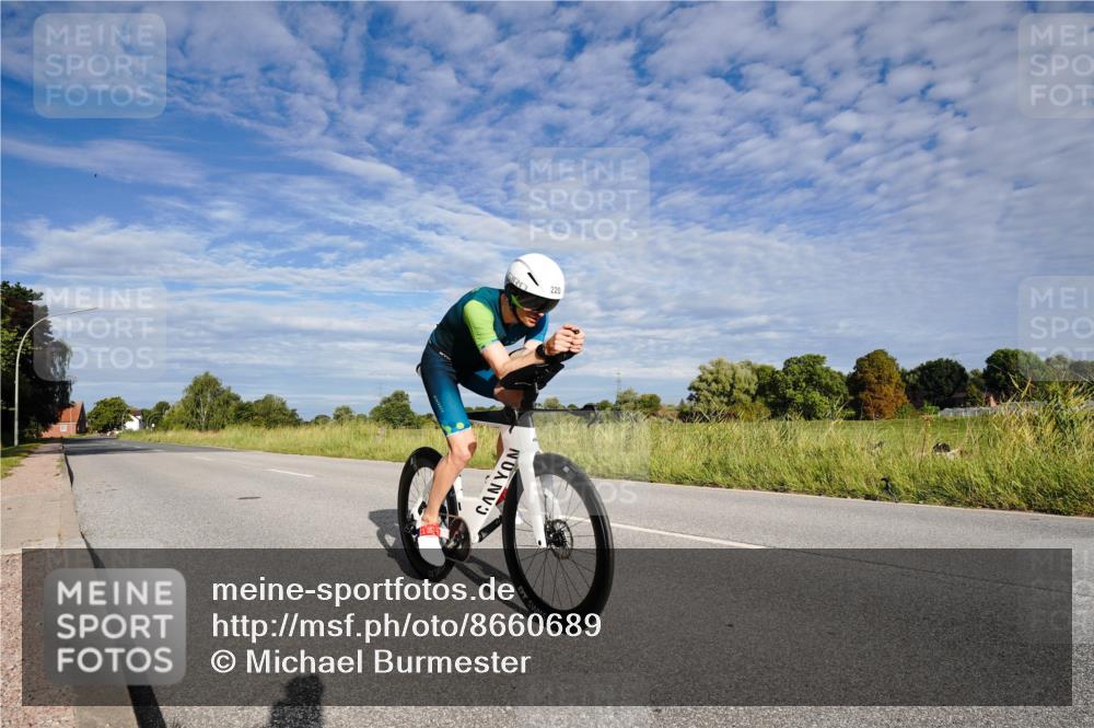 31.08.2025 - Elbe Triathlon Hamburg Michael Burmester http://msf.ph/oto/8660689 31.08.2025 08:52:11 Radfahren 220 meine-sportfotos.de