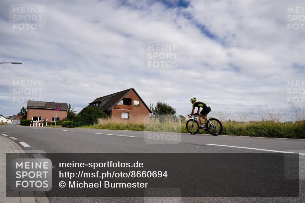 31.08.2025 - Elbe Triathlon Hamburg Michael Burmester http://msf.ph/oto/8660694 31.08.2025 15:32:04 Radfahren  meine-sportfotos.de