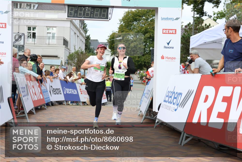 31.08.2025 - 21. Blankeneser Heldenlauf Strokosch-Dieckow http://msf.ph/oto/8660698 31.08.2025 11:30:03 Ziel 3032, 3201 meine-sportfotos.de