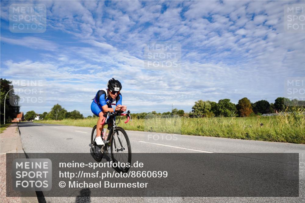 31.08.2025 - Elbe Triathlon Hamburg Michael Burmester http://msf.ph/oto/8660699 31.08.2025 08:52:45 Radfahren 254 meine-sportfotos.de