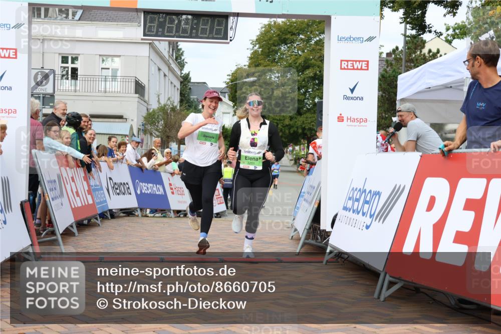 31.08.2025 - 21. Blankeneser Heldenlauf Strokosch-Dieckow http://msf.ph/oto/8660705 31.08.2025 11:30:03 Ziel 3032, 3201 meine-sportfotos.de
