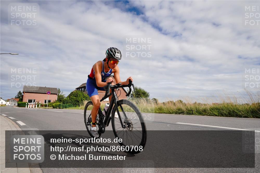 31.08.2025 - Elbe Triathlon Hamburg Michael Burmester http://msf.ph/oto/8660708 31.08.2025 15:33:25 Radfahren  meine-sportfotos.de