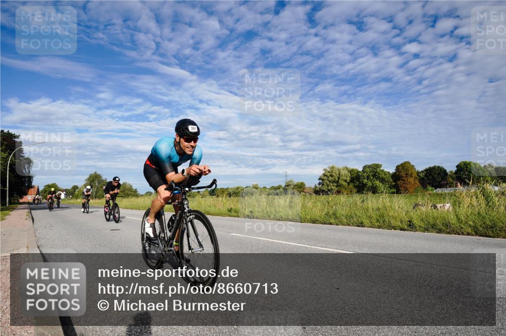 31.08.2025 - Elbe Triathlon Hamburg Michael Burmester http://msf.ph/oto/8660713 31.08.2025 08:53:27 Radfahren 189, 196, 225, 272, 314, 340, 344, 381 meine-sportfotos.de