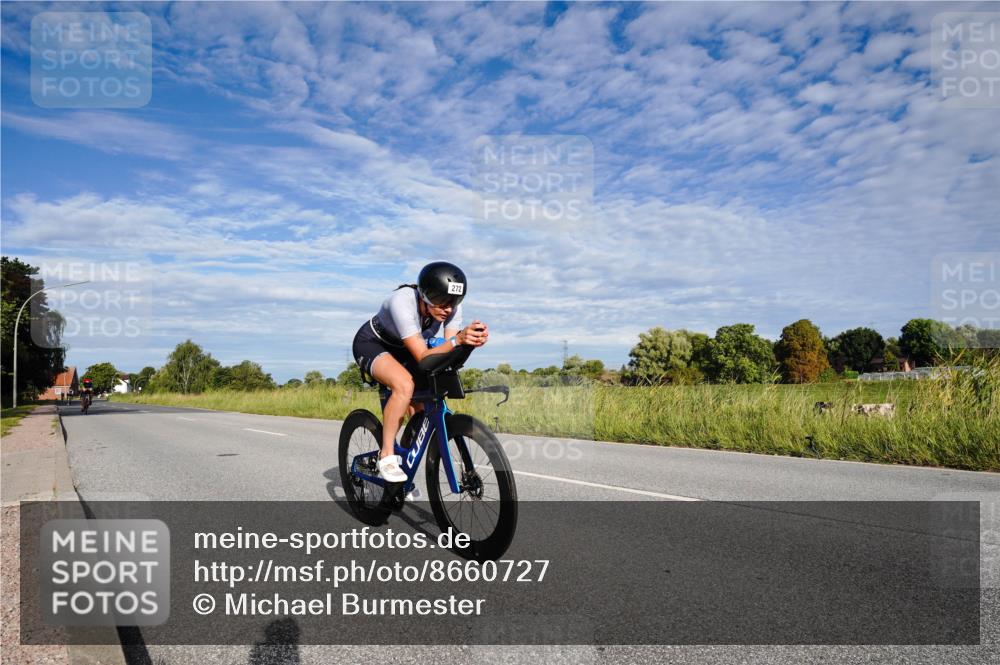 31.08.2025 - Elbe Triathlon Hamburg Michael Burmester http://msf.ph/oto/8660727 31.08.2025 08:53:34 Radfahren 219, 270, 272, 340, 344 meine-sportfotos.de