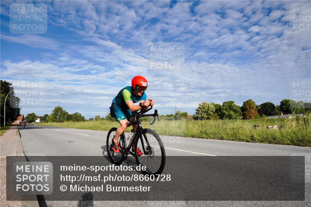 31.08.2025 - Elbe Triathlon Hamburg Michael Burmester http://msf.ph/oto/8660728 31.08.2025 08:53:37 Radfahren 219, 242, 270, 272, 283 meine-sportfotos.de