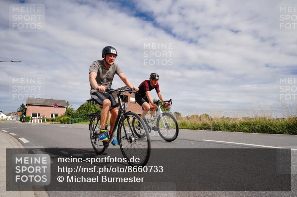 31.08.2025 - Elbe Triathlon Hamburg Michael Burmester http://msf.ph/oto/8660733 31.08.2025 15:34:07 Radfahren  meine-sportfotos.de