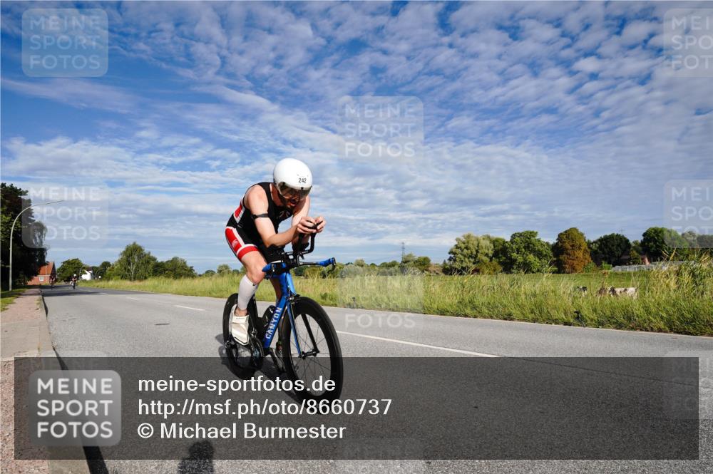 31.08.2025 - Elbe Triathlon Hamburg Michael Burmester http://msf.ph/oto/8660737 31.08.2025 08:53:45 Radfahren 242, 252, 283, 342 meine-sportfotos.de