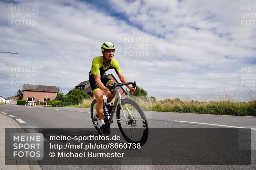 31.08.2025 - Elbe Triathlon Hamburg Michael Burmester http://msf.ph/oto/8660738 31.08.2025 15:34:35 Radfahren  meine-sportfotos.de