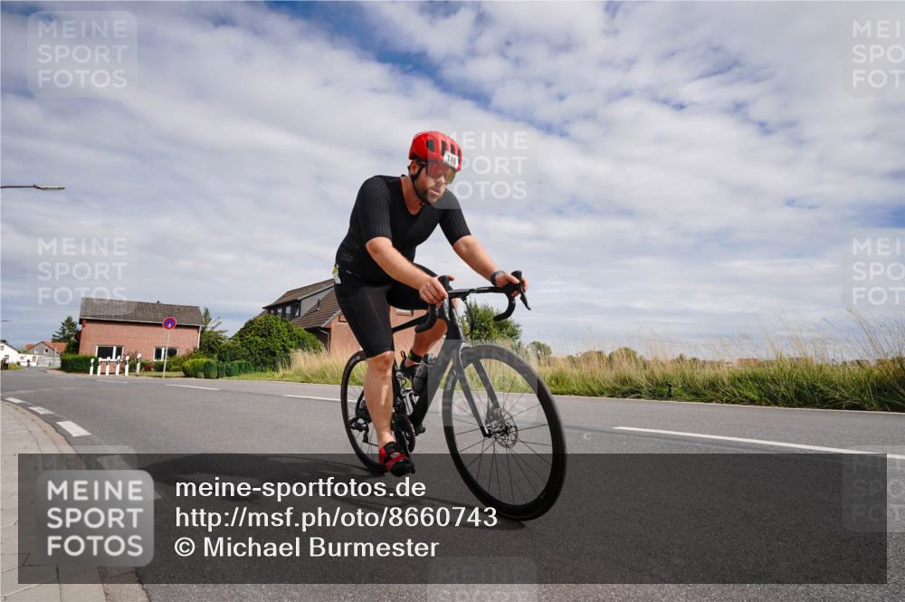 31.08.2025 - Elbe Triathlon Hamburg Michael Burmester http://msf.ph/oto/8660743 31.08.2025 15:34:56 Radfahren  meine-sportfotos.de