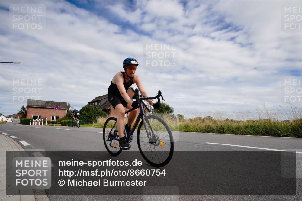 31.08.2025 - Elbe Triathlon Hamburg Michael Burmester http://msf.ph/oto/8660754 31.08.2025 15:35:51 Radfahren  meine-sportfotos.de
