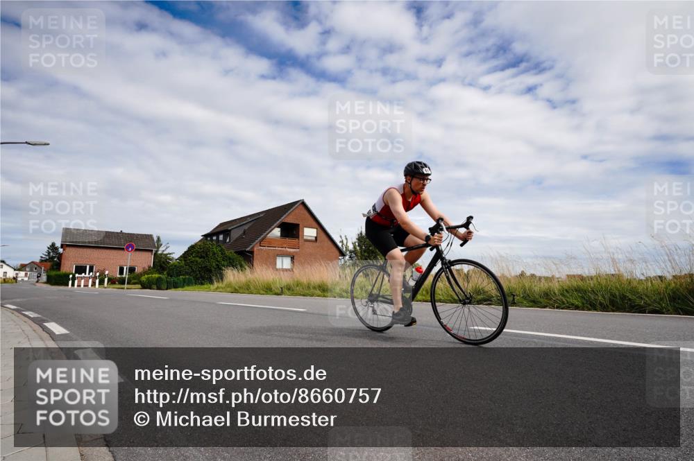 31.08.2025 - Elbe Triathlon Hamburg Michael Burmester http://msf.ph/oto/8660757 31.08.2025 15:35:58 Radfahren  meine-sportfotos.de
