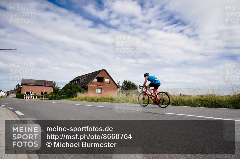31.08.2025 - Elbe Triathlon Hamburg Michael Burmester http://msf.ph/oto/8660764 31.08.2025 15:36:08 Radfahren  meine-sportfotos.de