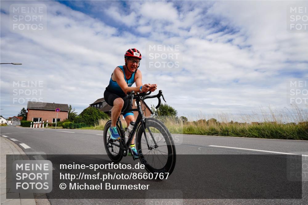 31.08.2025 - Elbe Triathlon Hamburg Michael Burmester http://msf.ph/oto/8660767 31.08.2025 15:36:20 Radfahren  meine-sportfotos.de