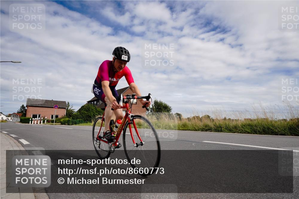 31.08.2025 - Elbe Triathlon Hamburg Michael Burmester http://msf.ph/oto/8660773 31.08.2025 15:36:26 Radfahren  meine-sportfotos.de