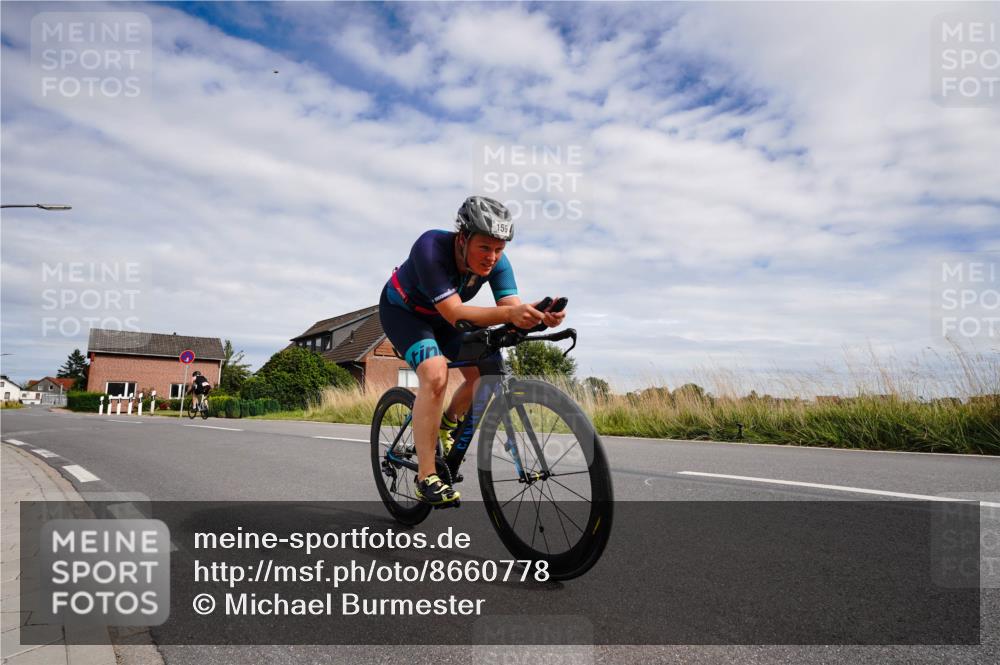 31.08.2025 - Elbe Triathlon Hamburg Michael Burmester http://msf.ph/oto/8660778 31.08.2025 15:36:33 Radfahren  meine-sportfotos.de