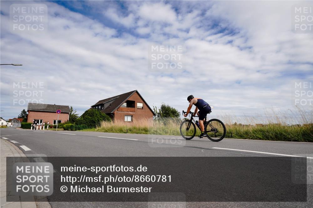 31.08.2025 - Elbe Triathlon Hamburg Michael Burmester http://msf.ph/oto/8660781 31.08.2025 15:36:34 Radfahren  meine-sportfotos.de