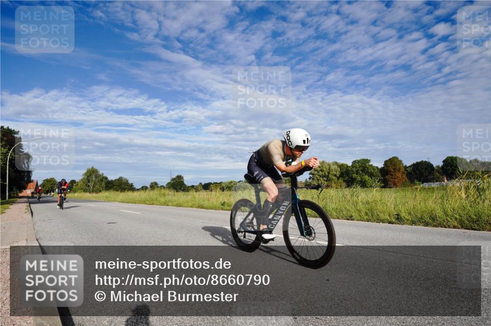 31.08.2025 - Elbe Triathlon Hamburg Michael Burmester http://msf.ph/oto/8660790 31.08.2025 08:55:42 Radfahren 207, 237, 335 meine-sportfotos.de