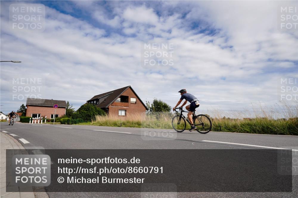 31.08.2025 - Elbe Triathlon Hamburg Michael Burmester http://msf.ph/oto/8660791 31.08.2025 15:37:07 Radfahren  meine-sportfotos.de