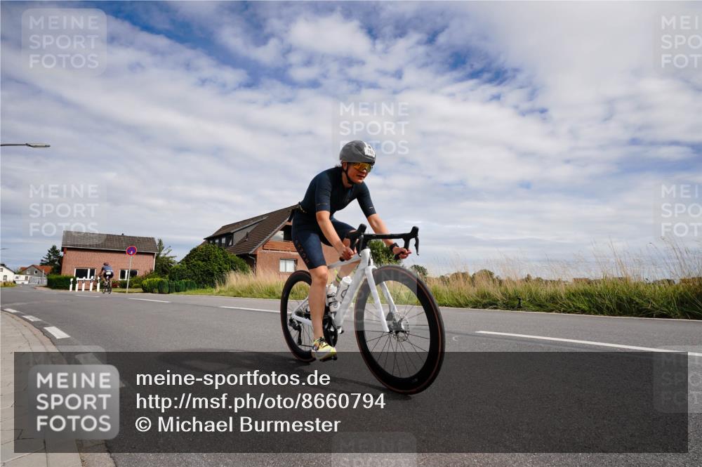 31.08.2025 - Elbe Triathlon Hamburg Michael Burmester http://msf.ph/oto/8660794 31.08.2025 15:37:09 Radfahren  meine-sportfotos.de